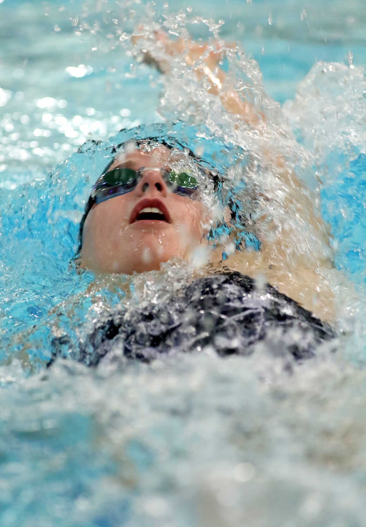 100218-Bett-PV-Swimming-019